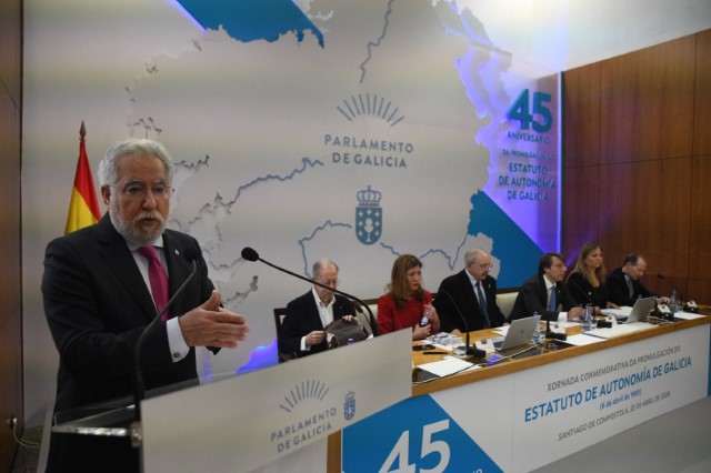 Santalices celebra o espírito do Estatuto que cumpre 45 anos da súa vixencia